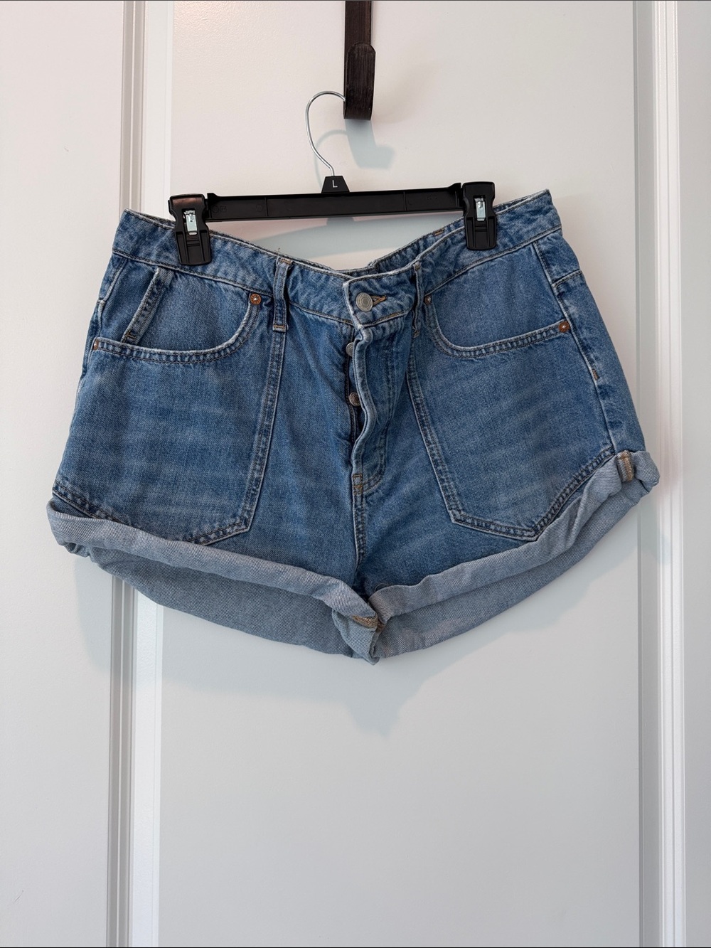 We The Free Medium Blue Denim Rolled Hem Jean Shorts